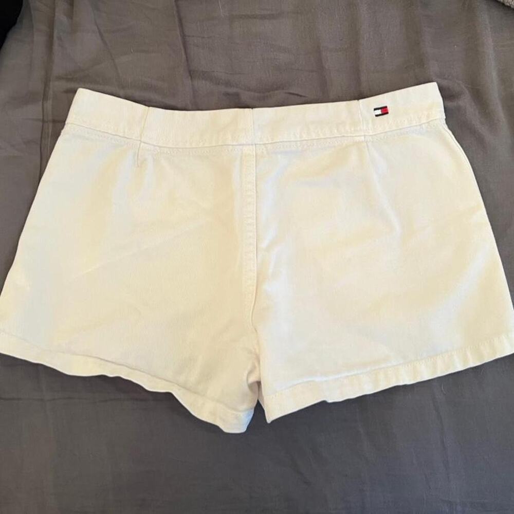 Tommy Hilfiger white low rise canvas shorts
